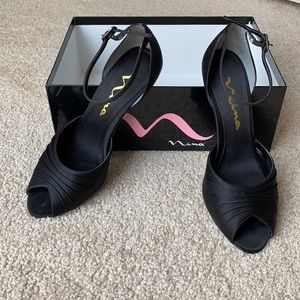Nina Peep-toe Pumps size 6 1/2